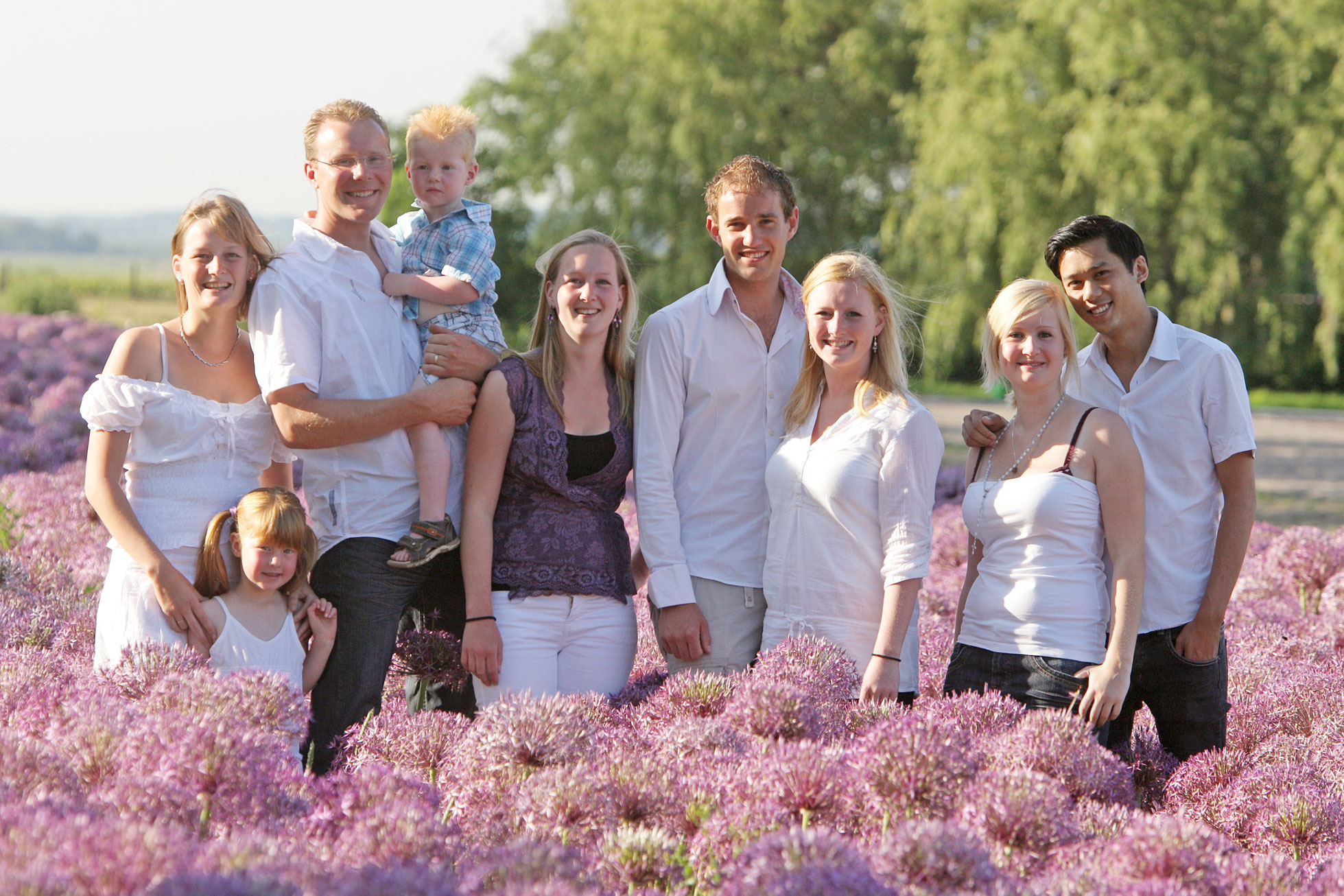 groepsfoto op loktie familiefoto lokatieshoot lokatie fotosessie fotograaf op